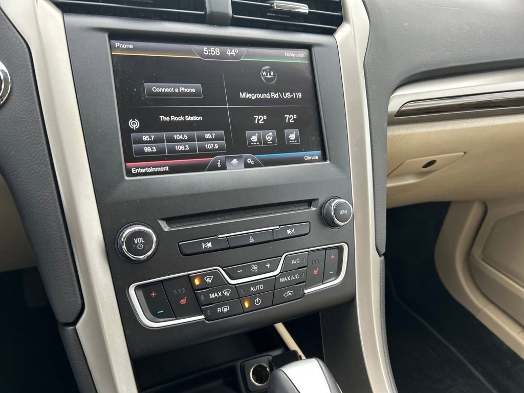 Used 2016 Ford Fusion SE w/ Equipment Group 202A image 27