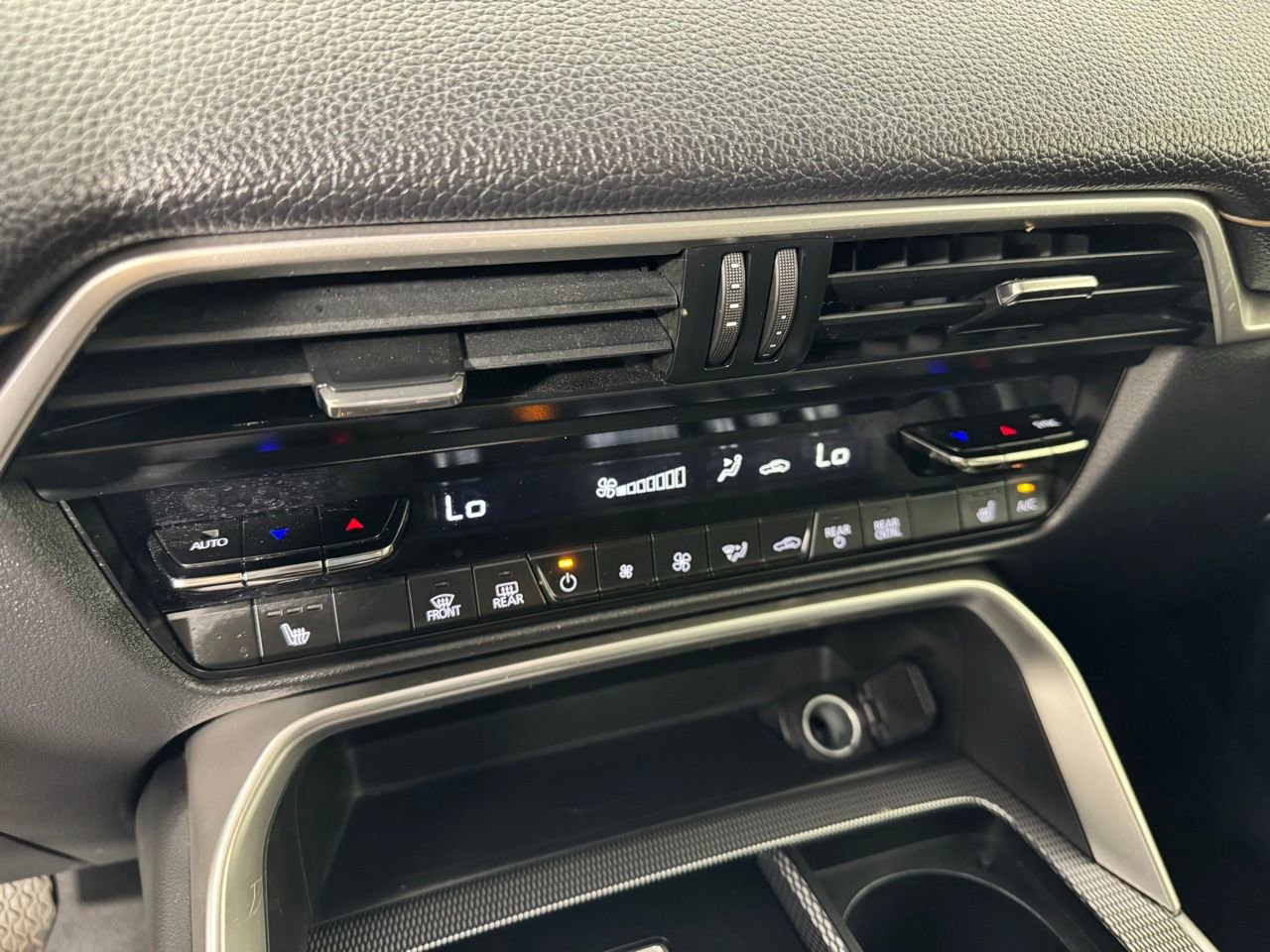 Used 2024 MAZDA CX-90 3.3 Turbo w/ Premium Package image 19