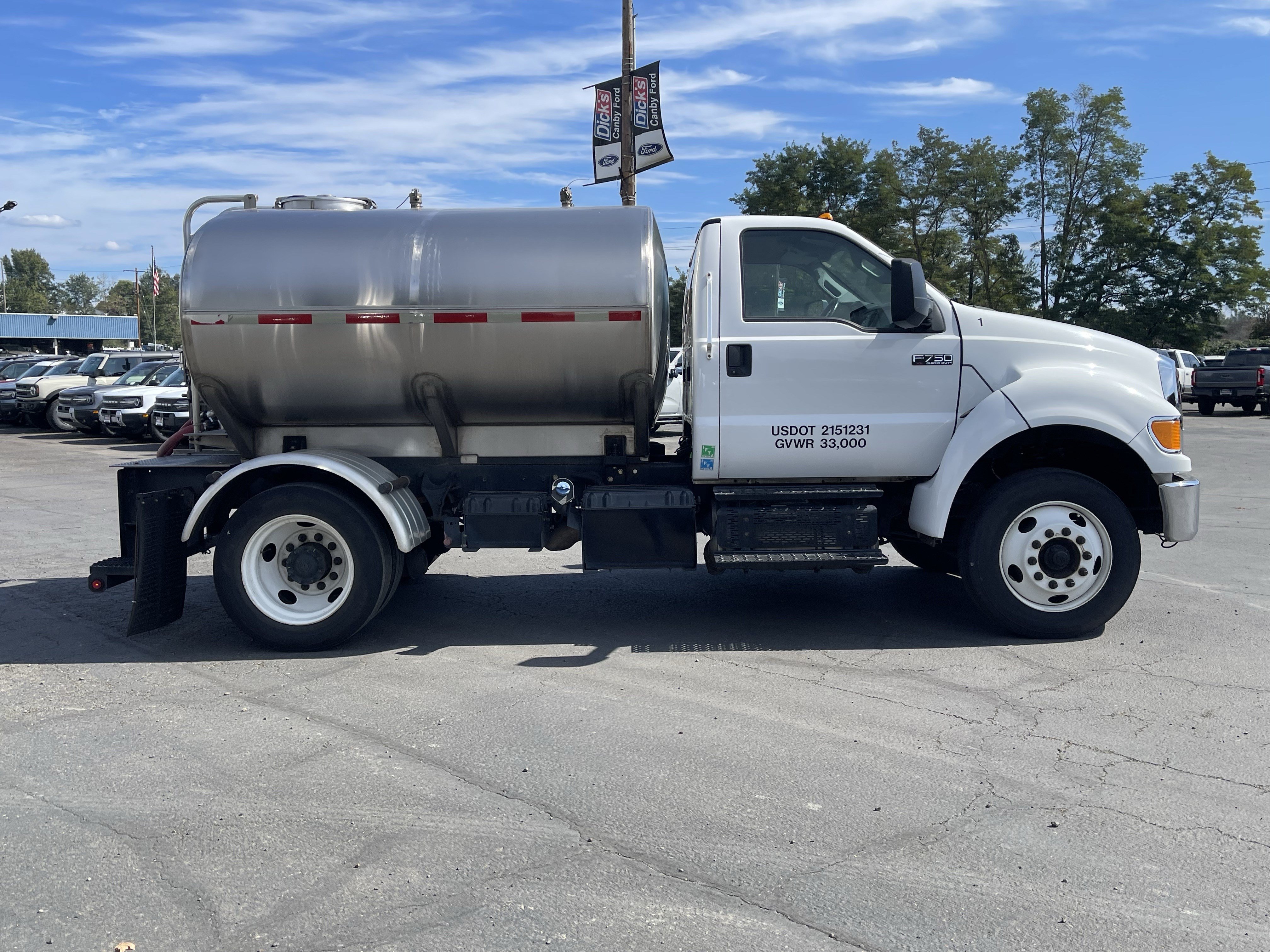 Used 2013 Ford F750 2WD Regular Cab Super Duty image 6