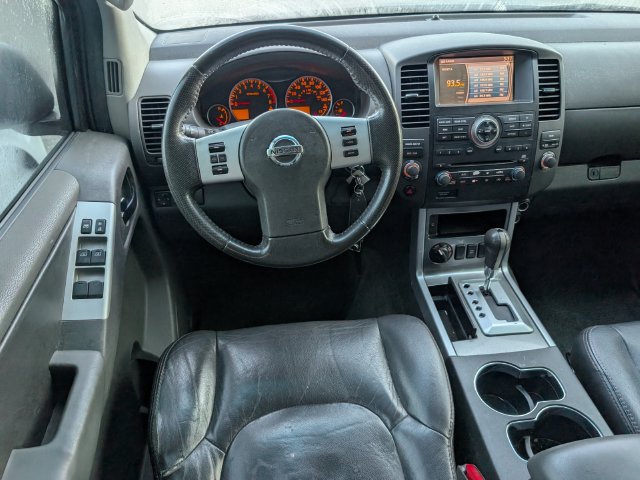 Used 2011 Nissan Pathfinder SV AWD/4WD image 8