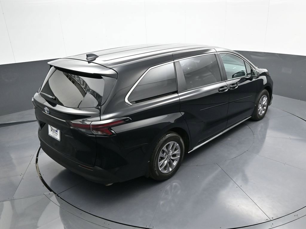 Used 2024 Toyota Sienna LE w/ Protection Package (TMS) AWD/4WD image 34
