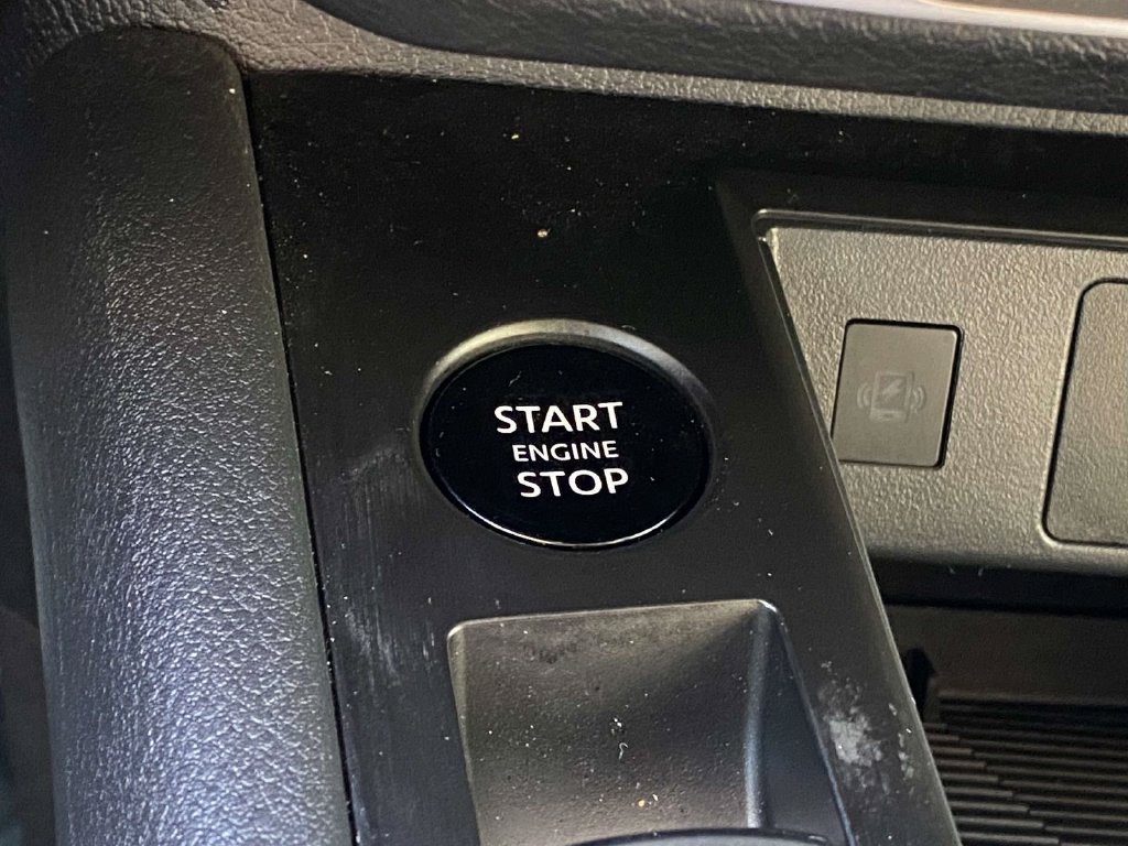 Used 2025 Nissan Kicks SV FWD image 21