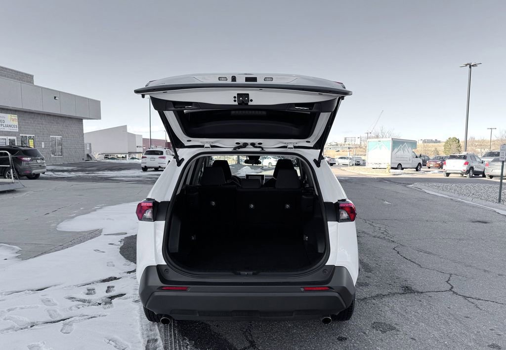 Used 2024 Toyota RAV4 LE image 8