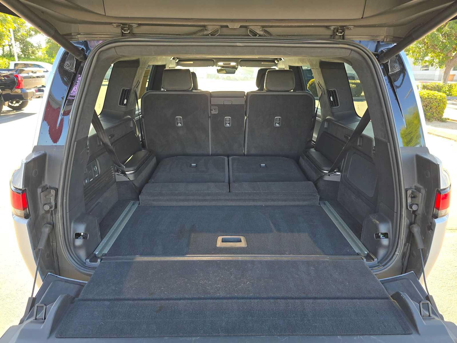 Used 2023 Rivian R1S Adventure Quad AWD/4WD image 16