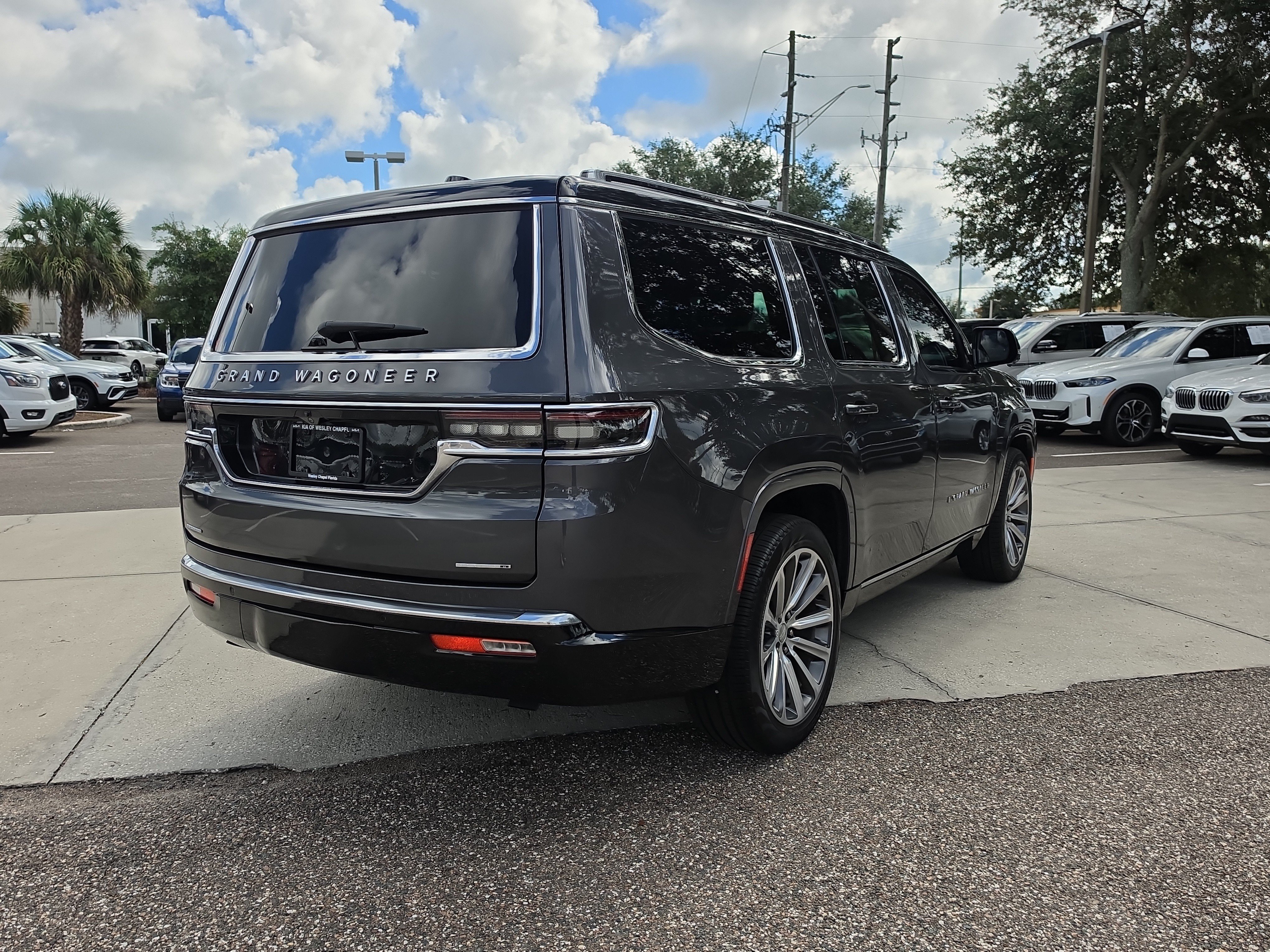 Used 2023 Jeep Grand Wagoneer Series II AWD/4WD image 8