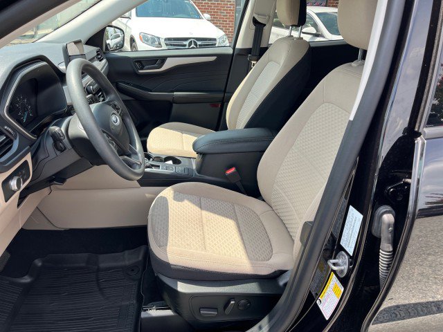 Used 2022 Ford Escape SE FWD image 12