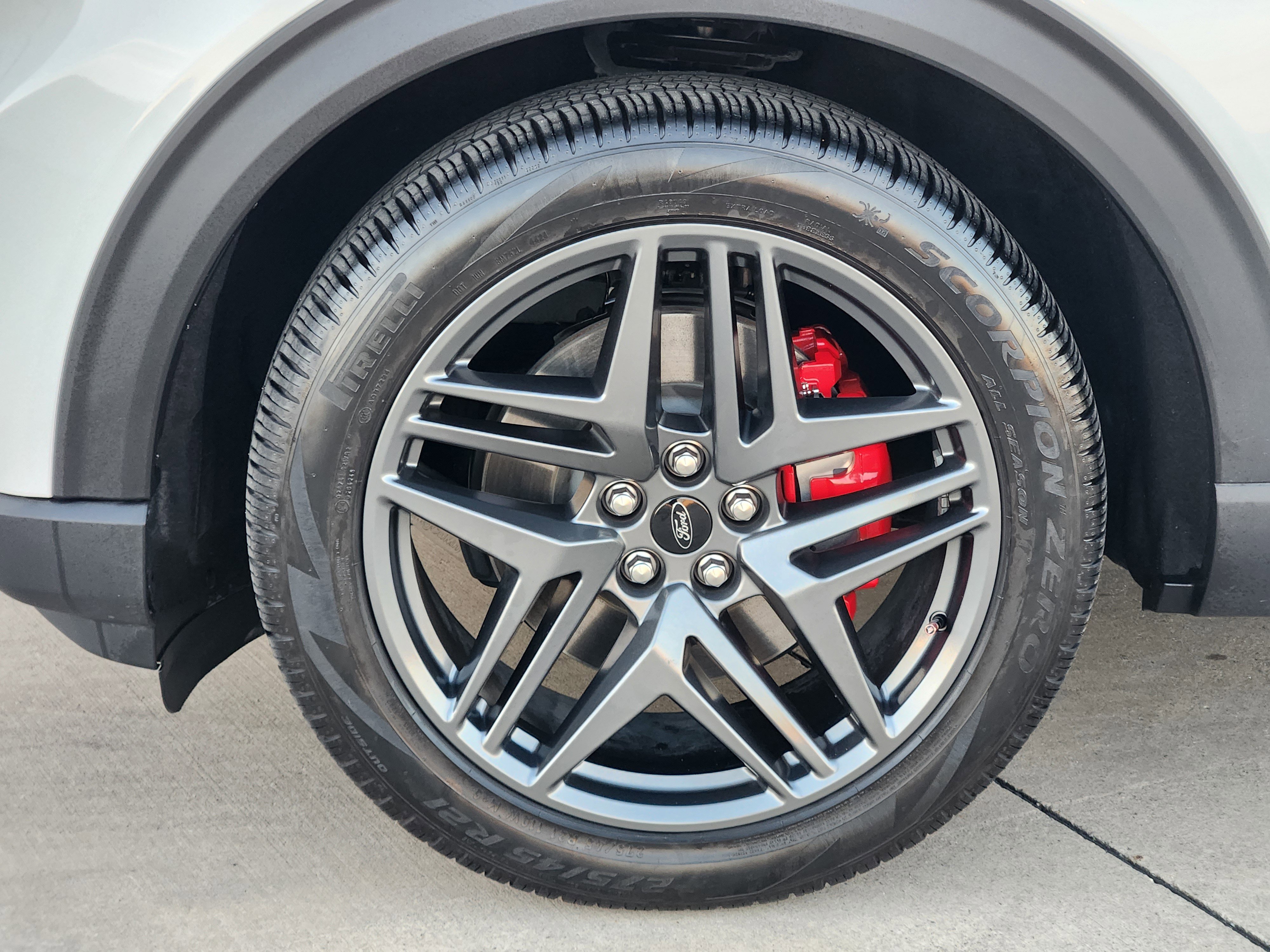 Used 2025 Ford Explorer ST w/ Sun And Sound Package image 9