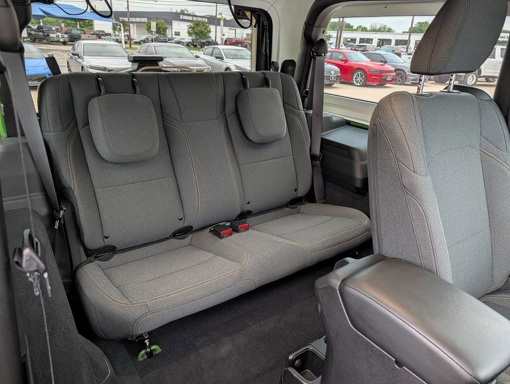 Used 2025 Jeep Wrangler Sport AWD/4WD image 27