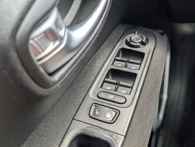 Used 2019 Jeep Renegade Latitude image 35