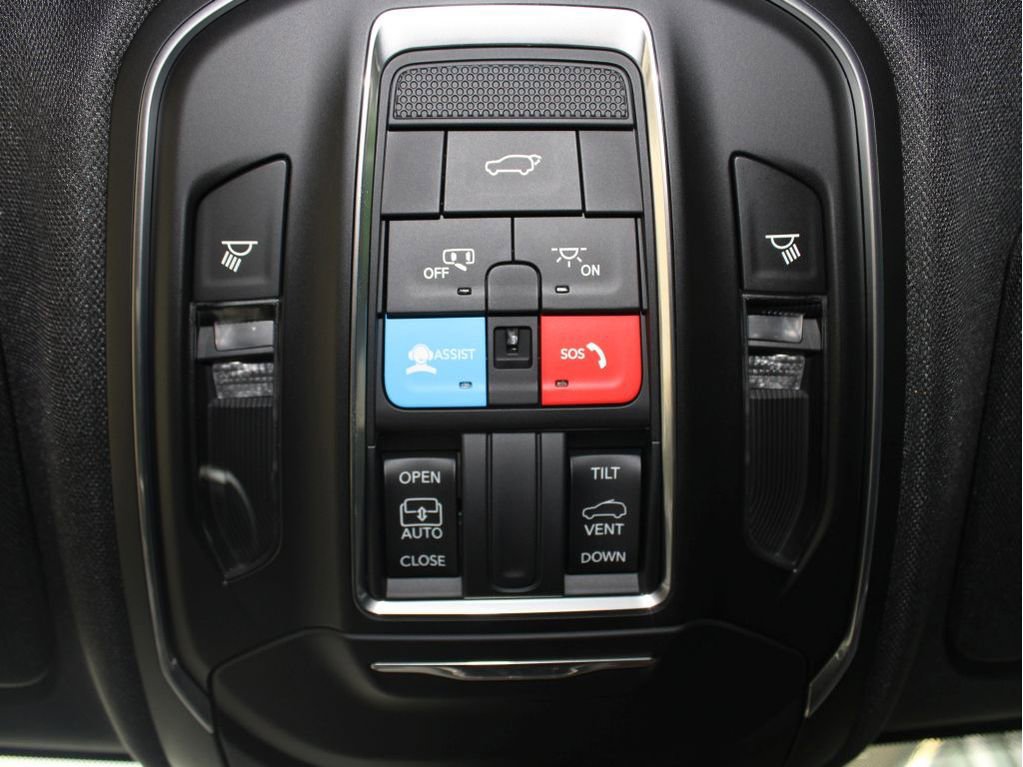 New 2025 Jeep Grand Cherokee Laredo X w/ Luxury Tech Group I image 22