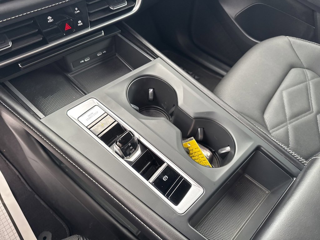 Used 2024 Volkswagen Atlas Cross Sport SE image 29