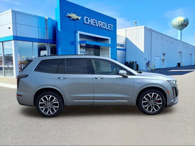 Used 2023 Cadillac XT6 Sport image 2