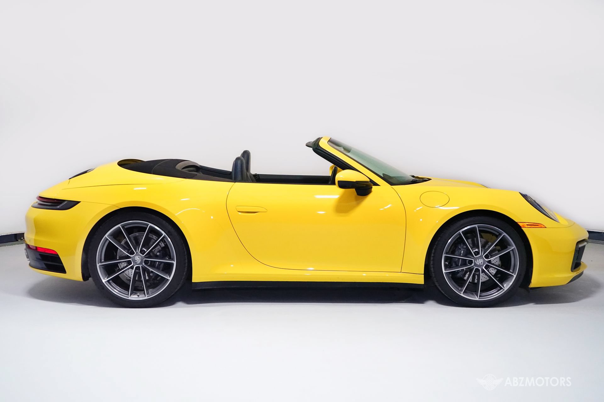 Used 2021 Porsche 911 Carrera RWD image 3