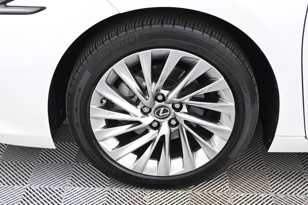 Used 2020 Lexus ES 350 Ultra Luxury w/ Accessory Package 2 FWD image 20