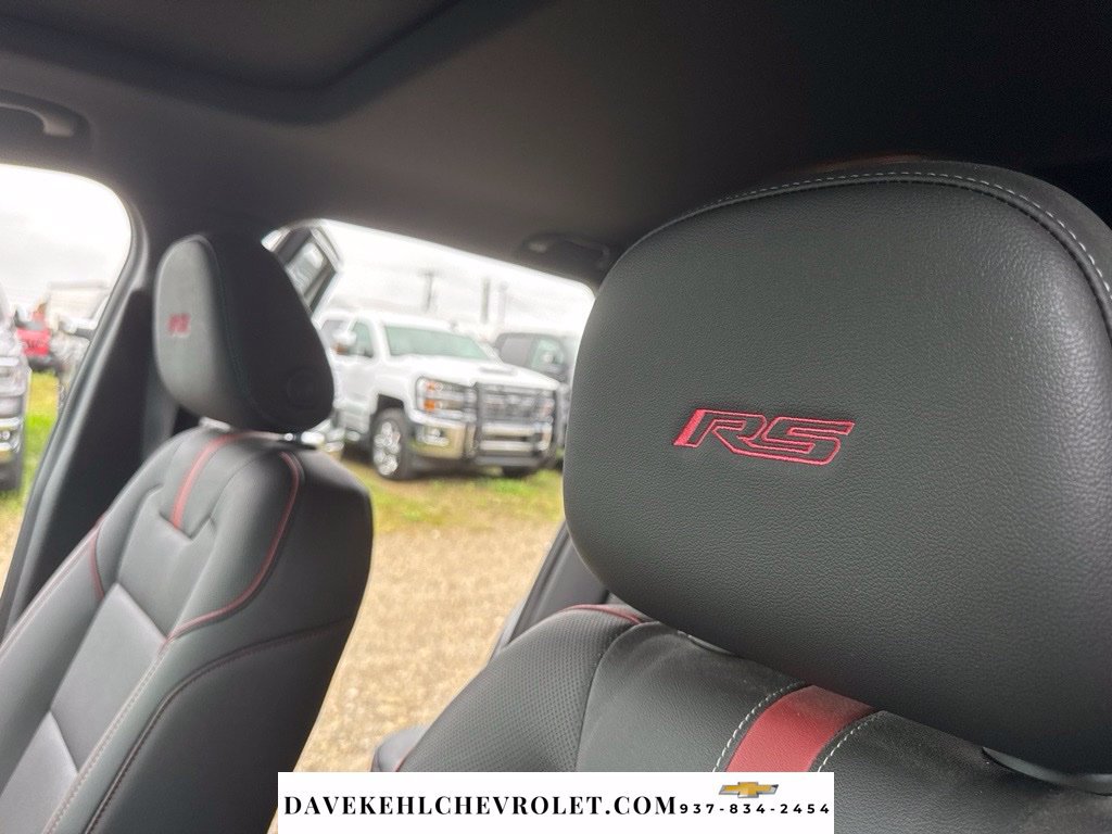 Used 2024 Chevrolet Trax RS w/ Sunroof Package FWD image 17