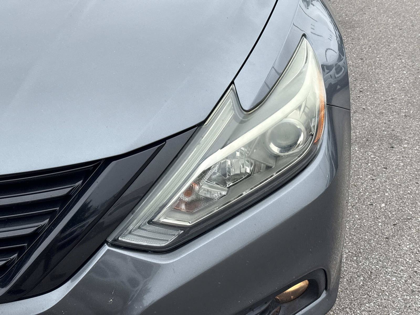 Used 2018 Nissan Altima 2.5 SR w/ SR Midnight Edition FWD image 11