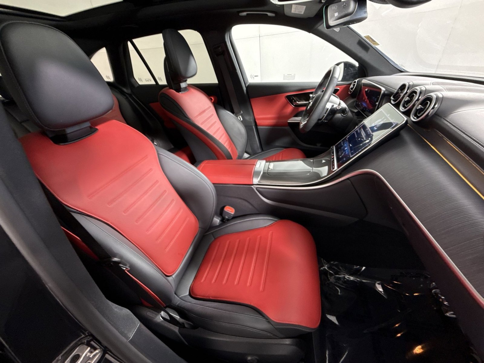 Used 2024 Mercedes-Benz GLC 43 AMG 4MATIC image 27