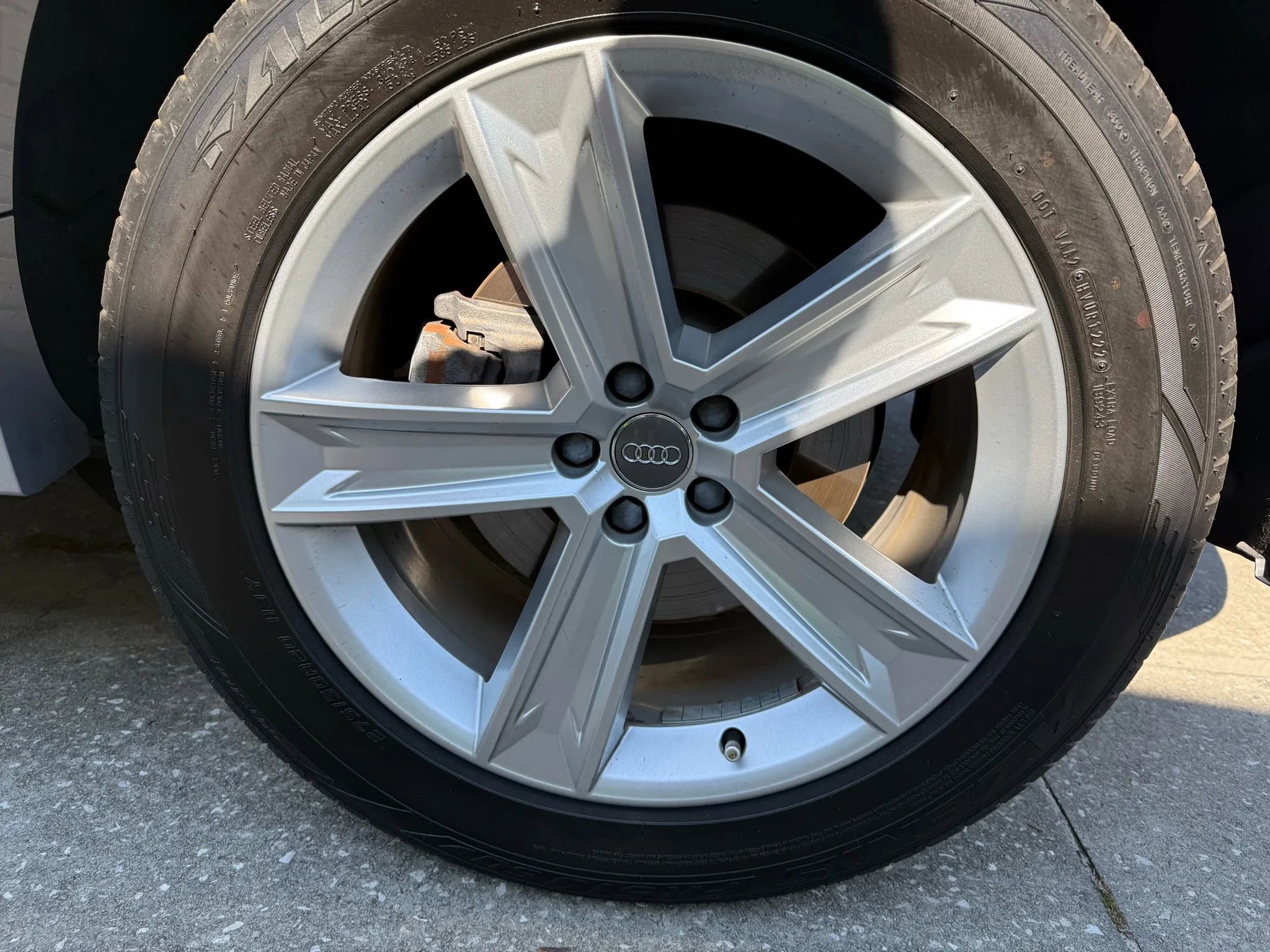 Used 2019 Audi Q8 Premium w/ Convenience Package image 12