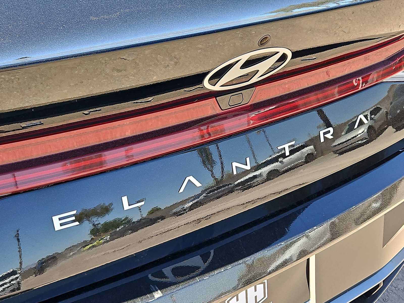Certified 2025 Hyundai Elantra SEL FWD image 12