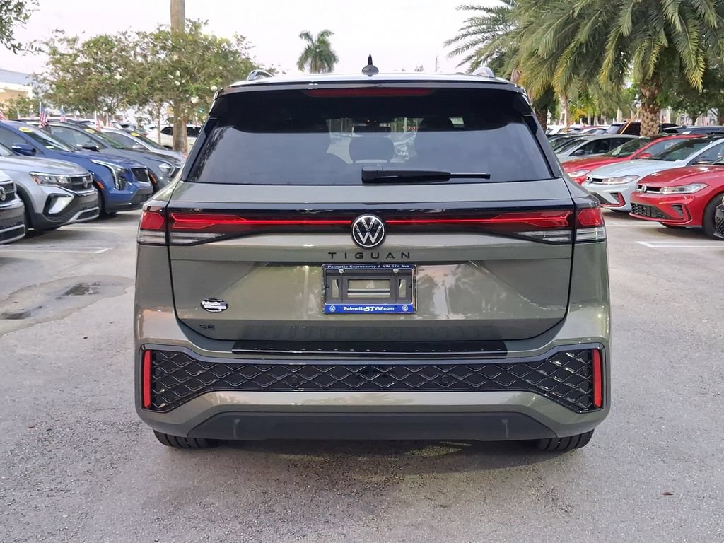 New 2026 Volkswagen Tiguan SE R-Line FWD image 4