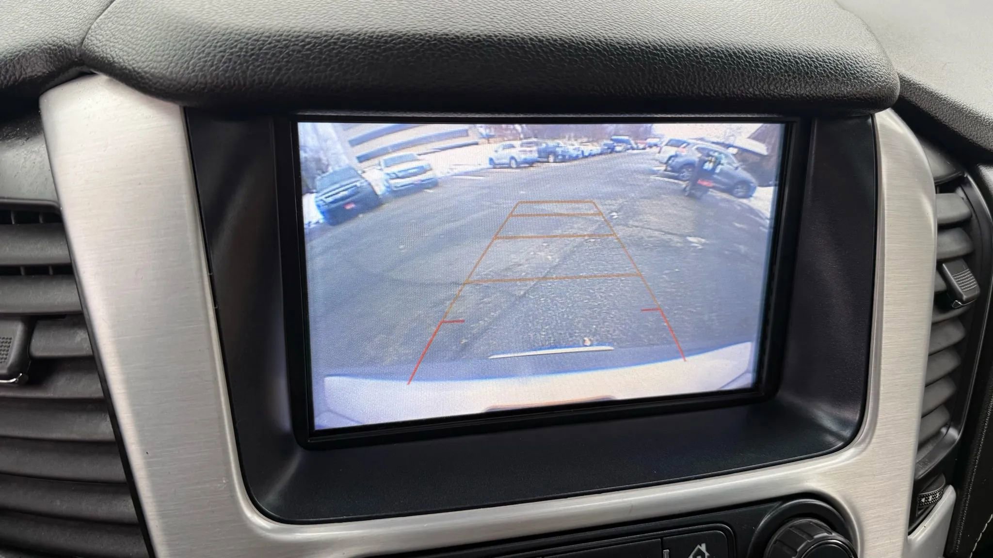 Used 2018 GMC Yukon SLT w/ Open Road Package image 17