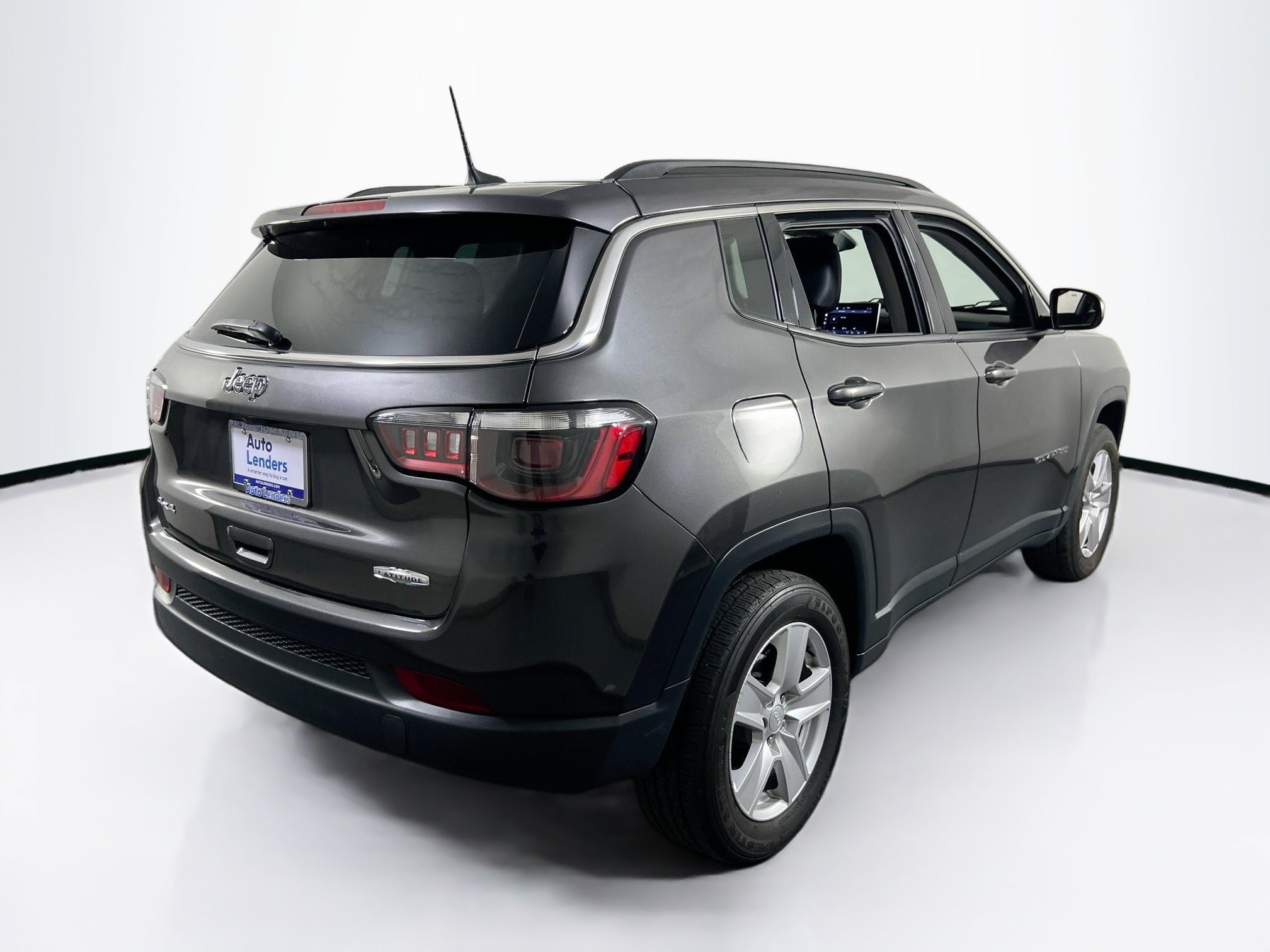 Used 2022 Jeep Compass Latitude w/ Convenience Group AWD/4WD image 5