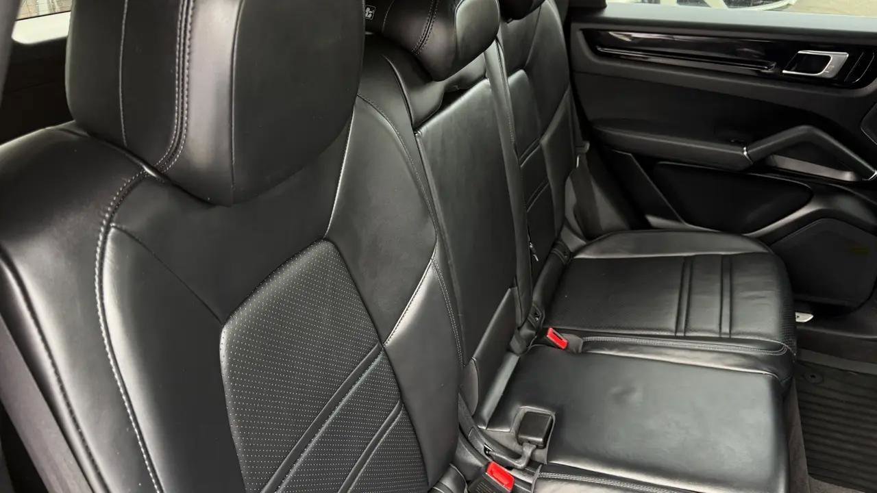 Used 2021 Porsche Cayenne image 26