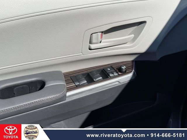 Used 2021 Toyota Sienna LE AWD/4WD image 11