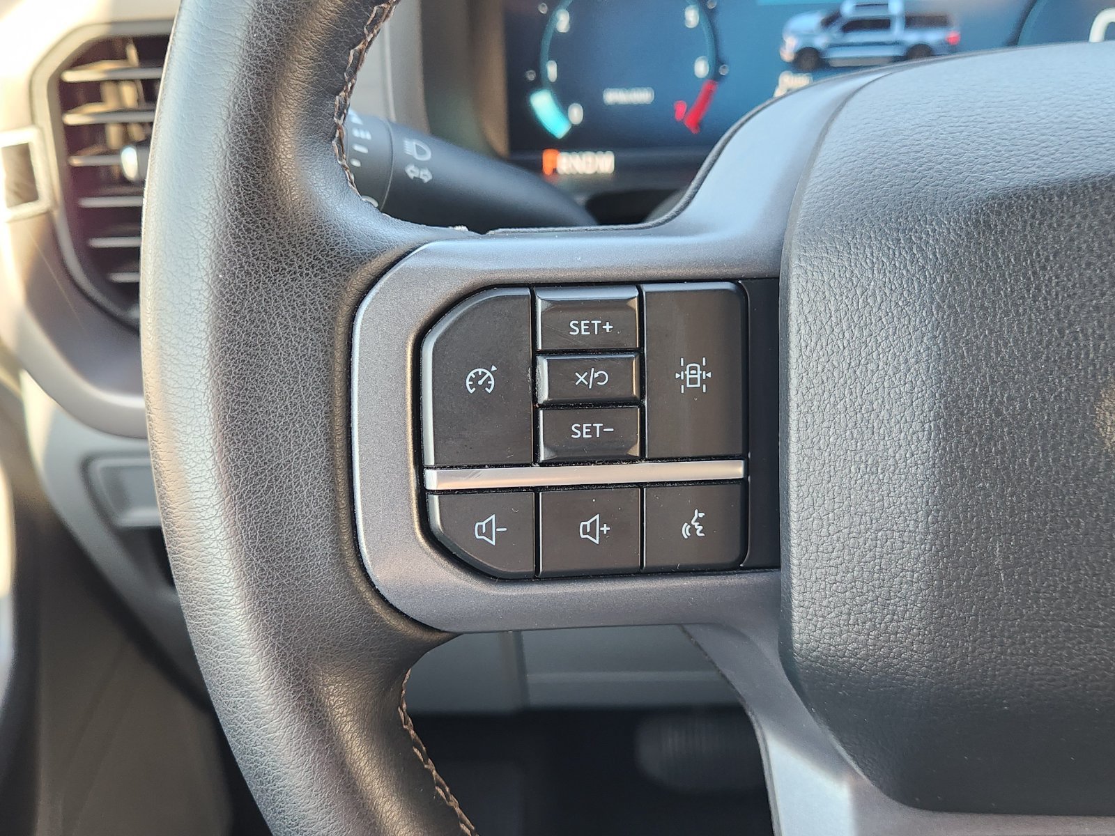 Used 2025 Ford F150 XLT w/ Equipment Group 301A Standard AWD/4WD image 33