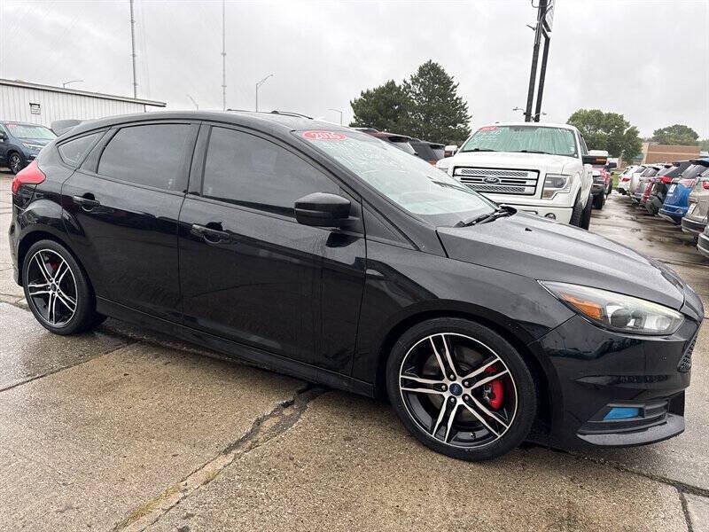 Used 2016 Ford Focus ST w/ Equipment Group 401A FWD image 10
