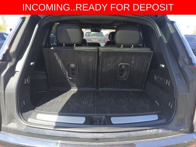 Used 2026 Cadillac Vistiq Sport w/ LPO, Floor Liner Package AWD/4WD image 2