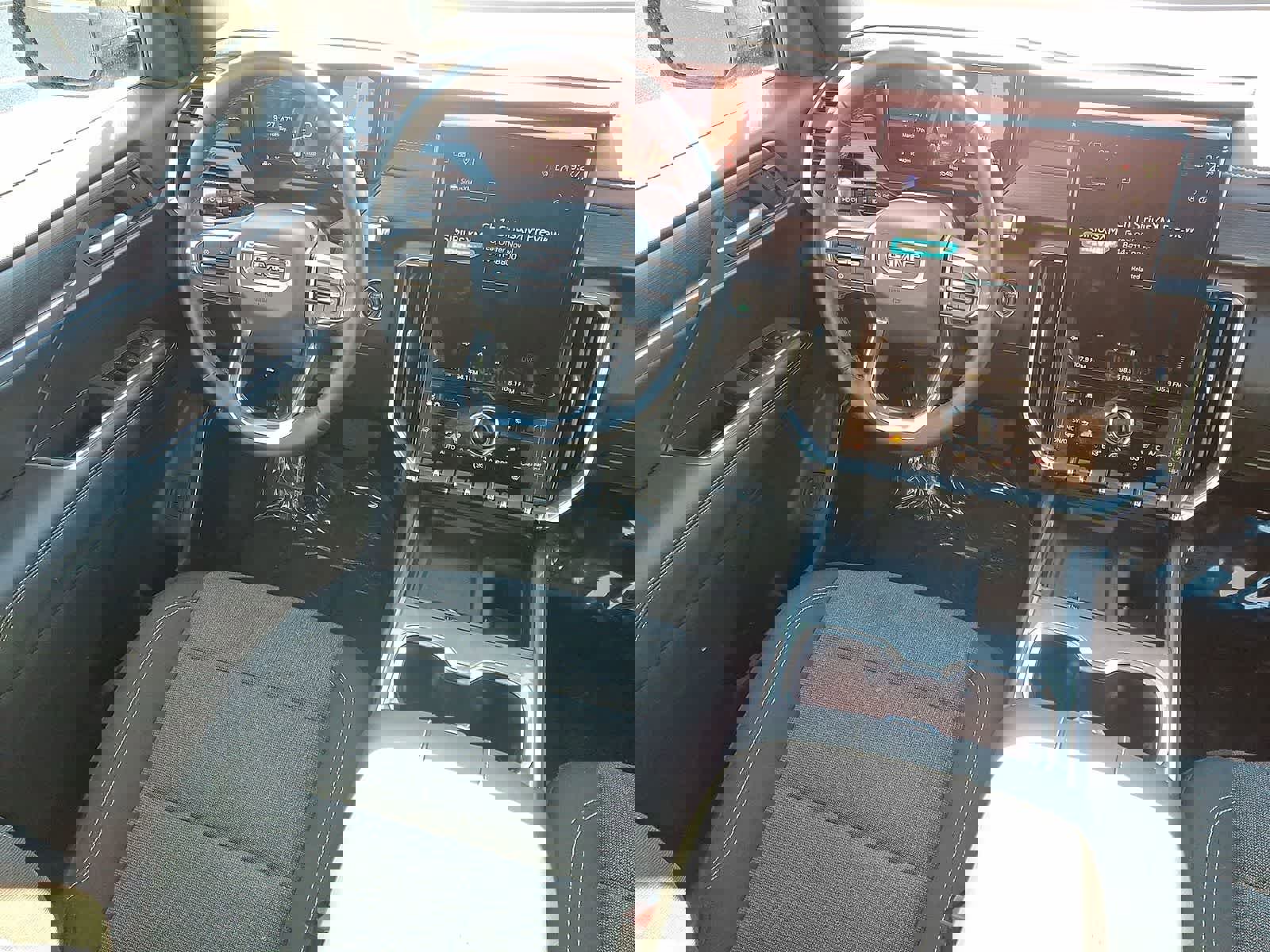 Used 2025 GMC Acadia Elevation image 10