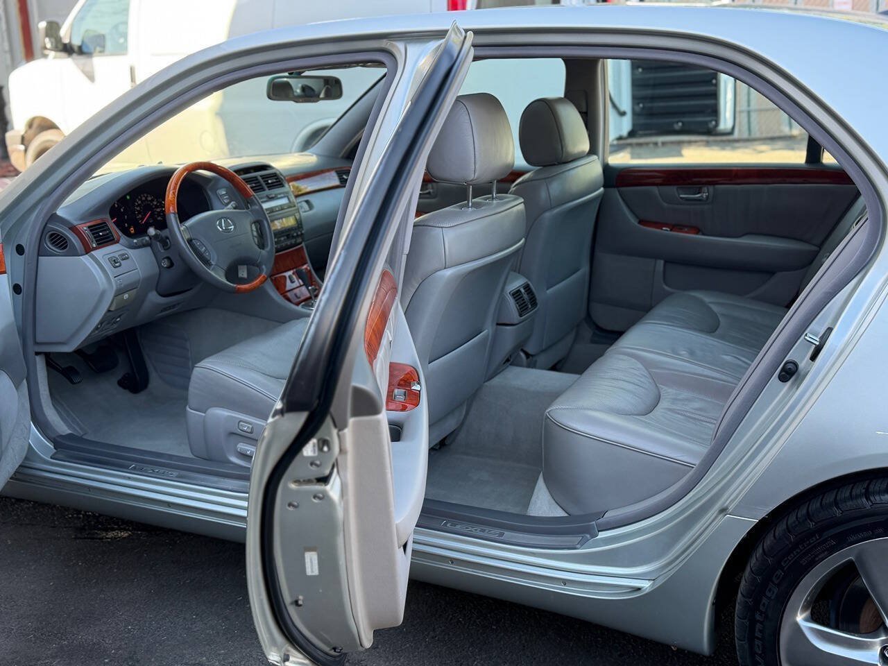 Used 2003 Lexus LS 430 RWD image 41