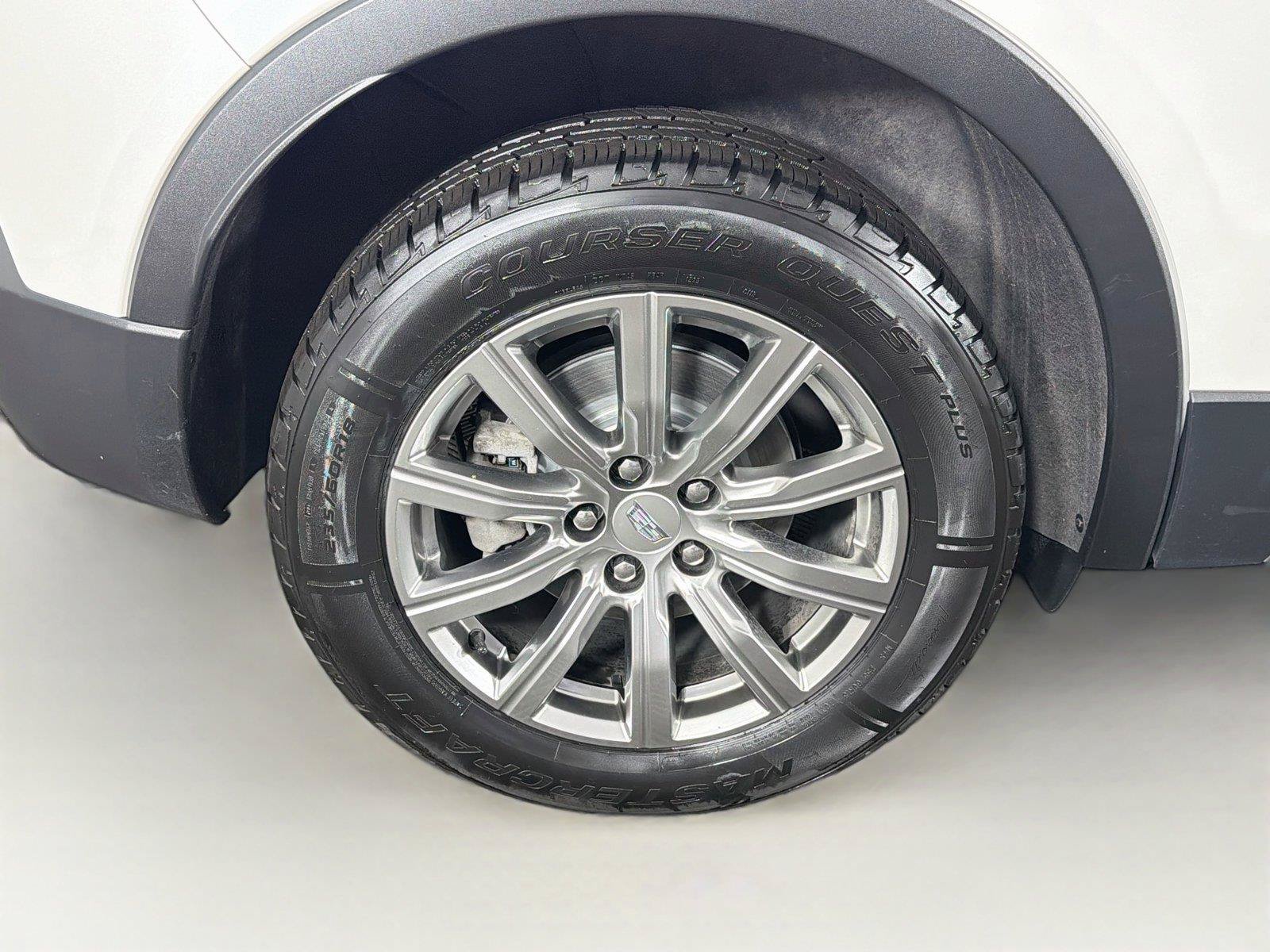 Used 2022 Cadillac XT4 Premium Luxury w/ Driver Assist Package AWD/4WD image 34