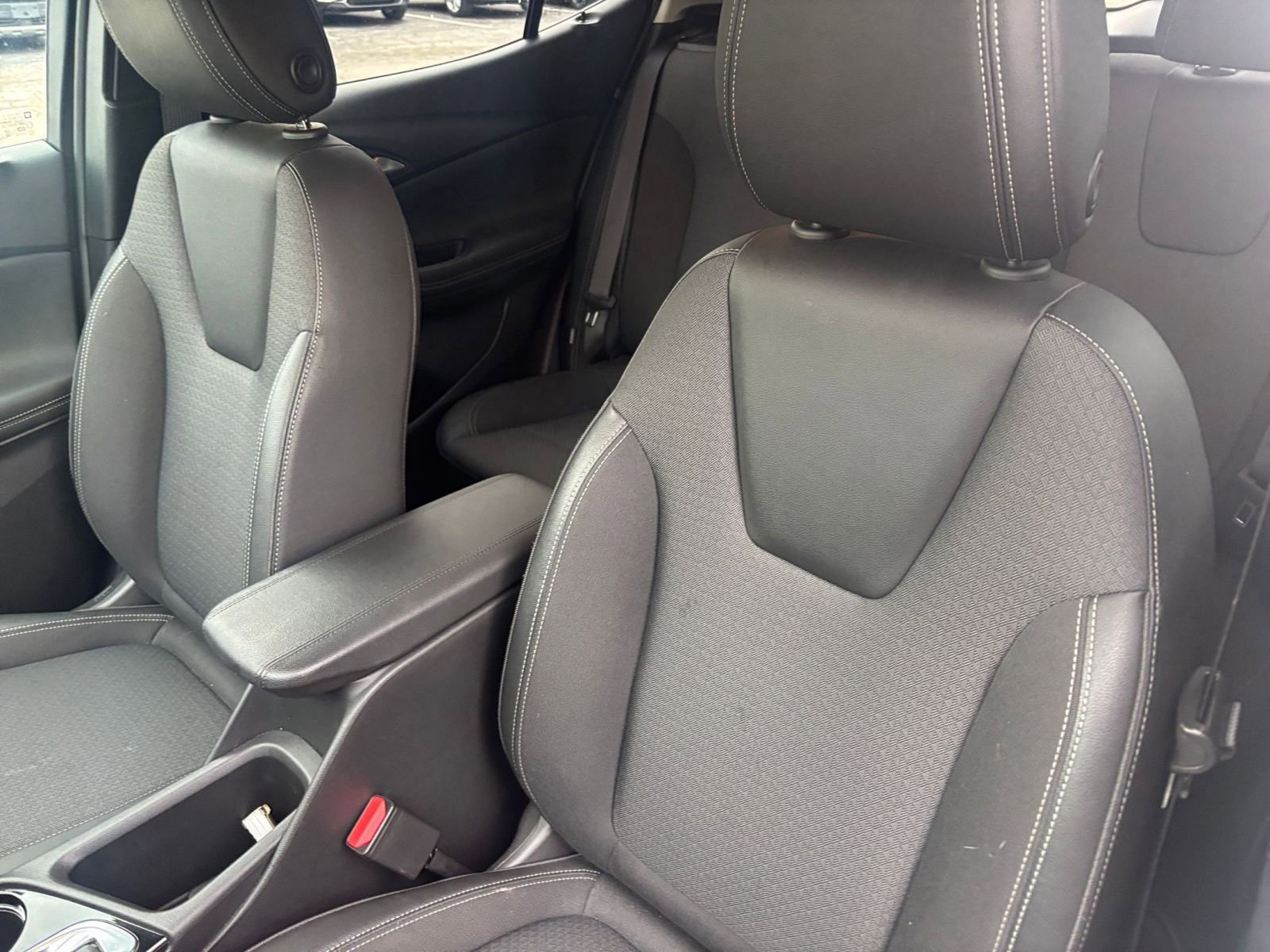 Used 2025 Buick Encore GX Preferred AWD/4WD image 34