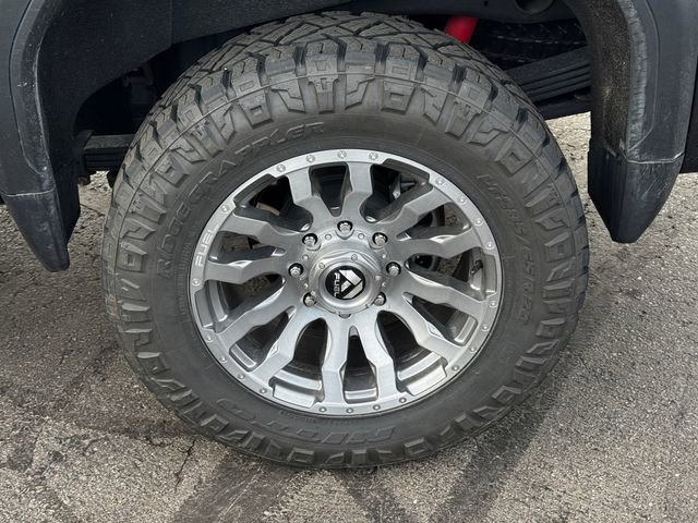 Used 2022 GMC Sierra 2500 AT4 w/ AT4 Preferred Package image 11