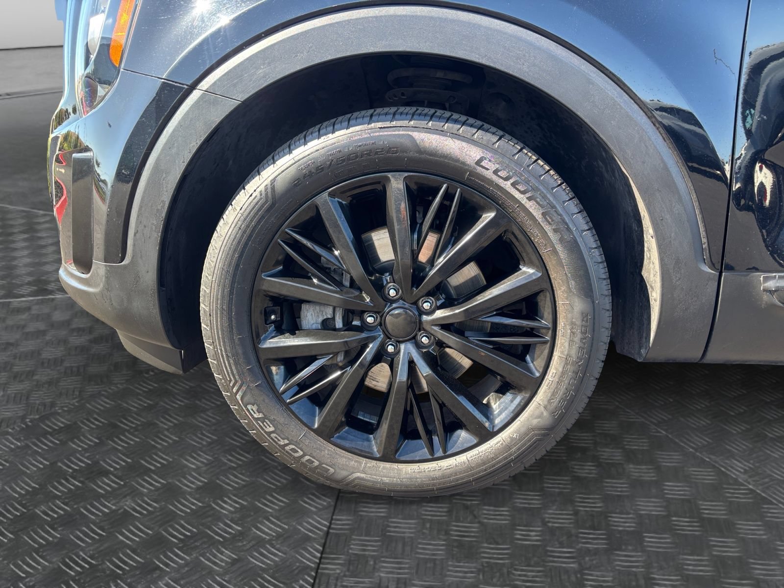 Used 2021 Kia Telluride SX w/ Towing Package FWD image 9