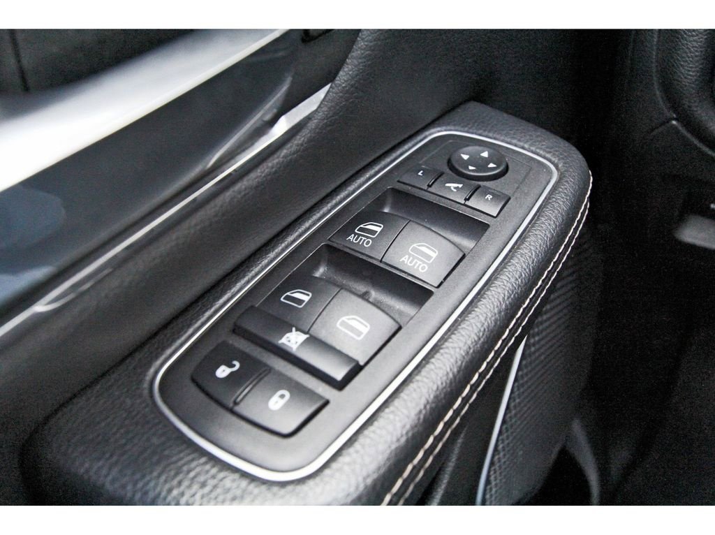 Used 2024 RAM 1500 Laramie AWD/4WD image 19
