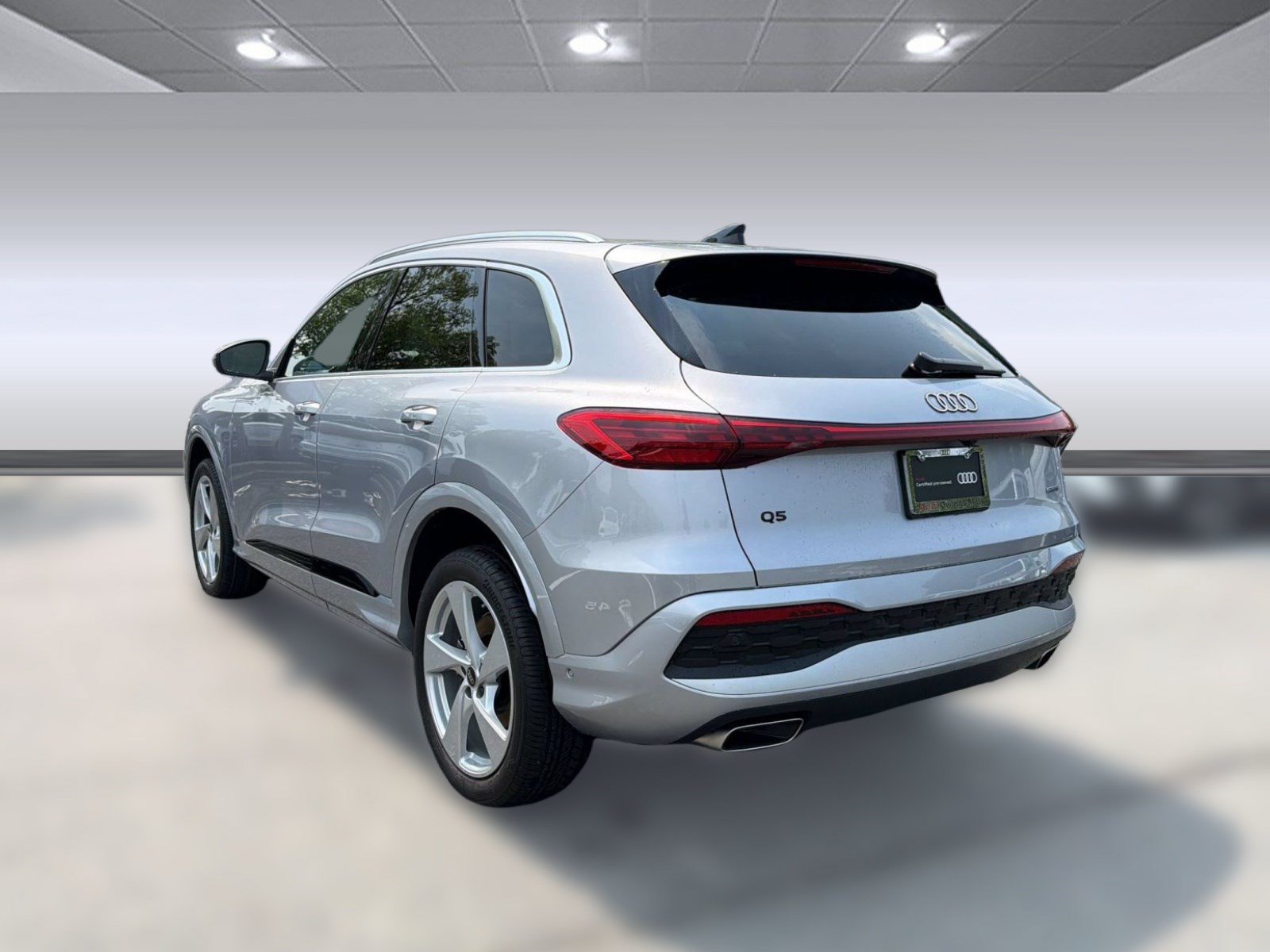 Certified 2025 Audi Q5 Premium Plus AWD/4WD image 3