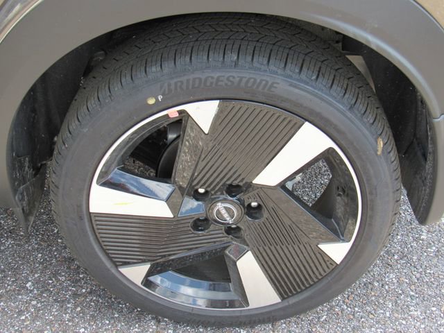 New 2026 Nissan Kicks SR image 14