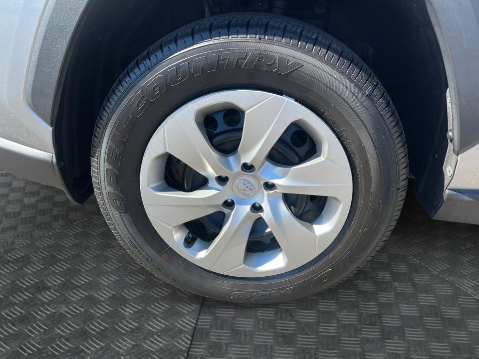 Used 2023 Toyota RAV4 LE FWD image 26