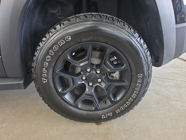 Used 2022 Jeep Cherokee Trailhawk w/ Sound & Nav Group image 32