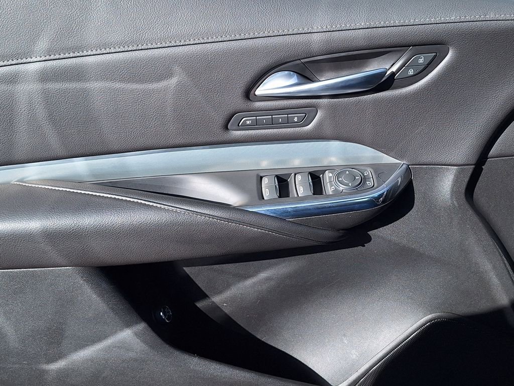 Used 2023 Cadillac XT4 Premium Luxury image 9