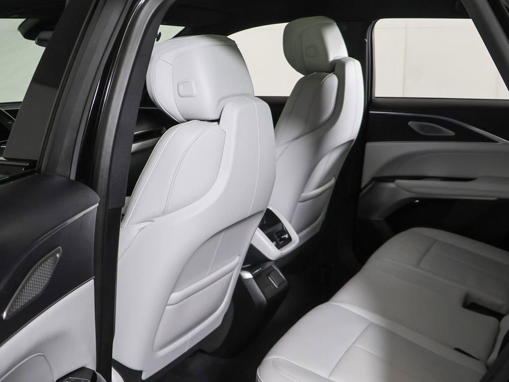 Used 2024 Cadillac Lyriq Sport RWD image 33