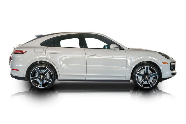 Used 2023 Porsche Cayenne Turbo AWD/4WD image 2