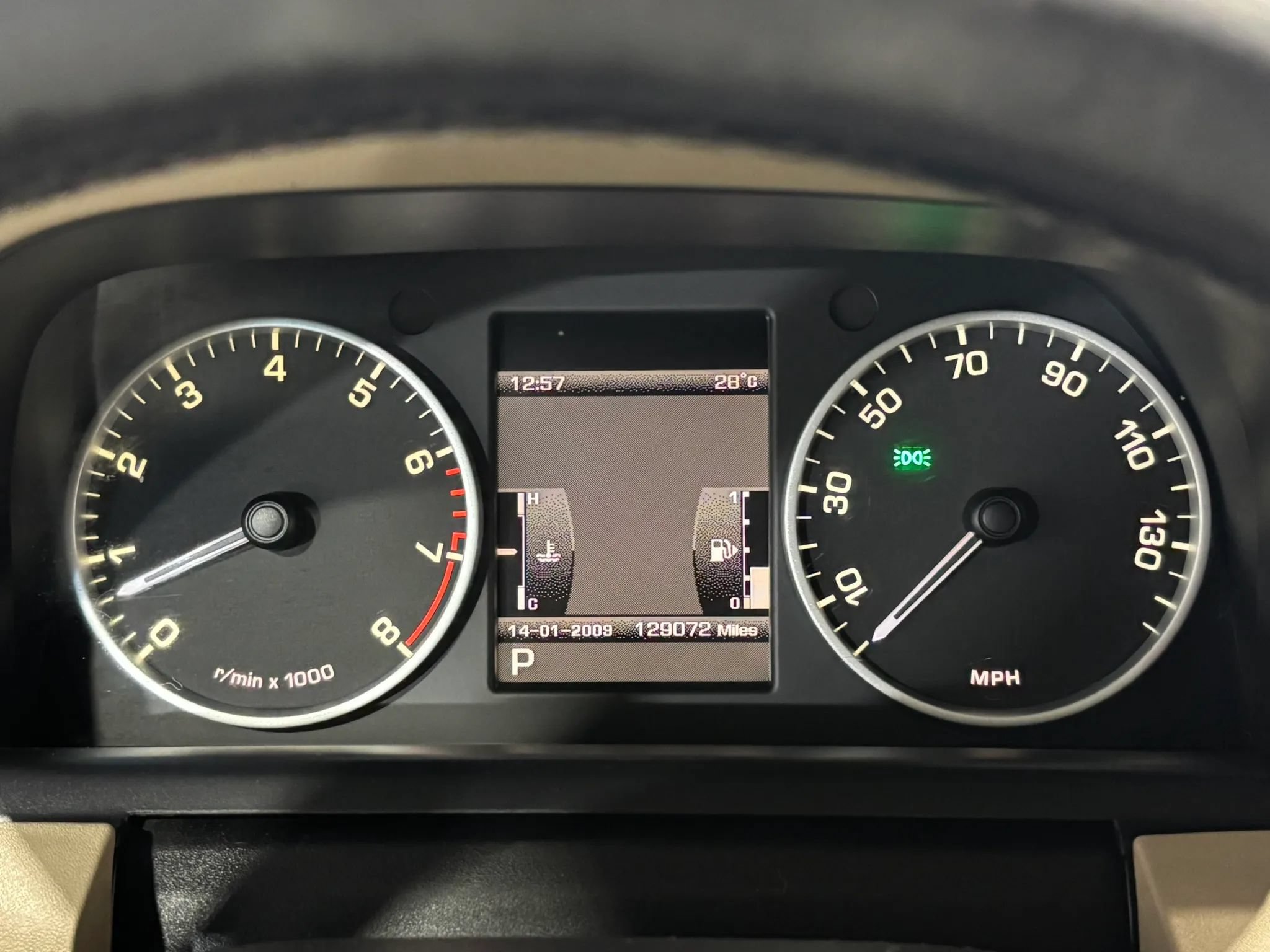 Used 2011 Land Rover LR4 HSE LUX AWD/4WD image 16