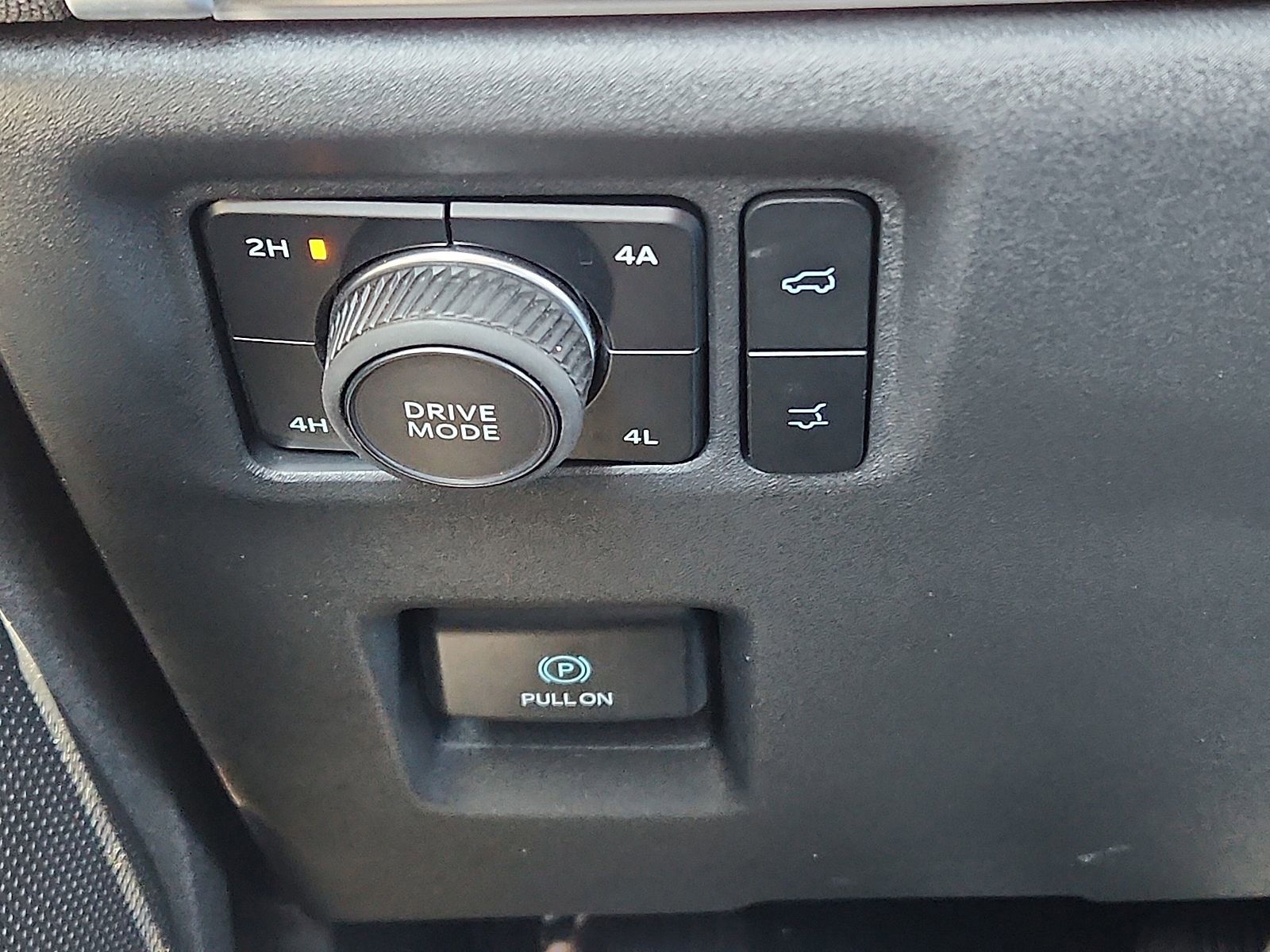 Used 2025 Ford Expedition Max Platinum AWD/4WD image 16