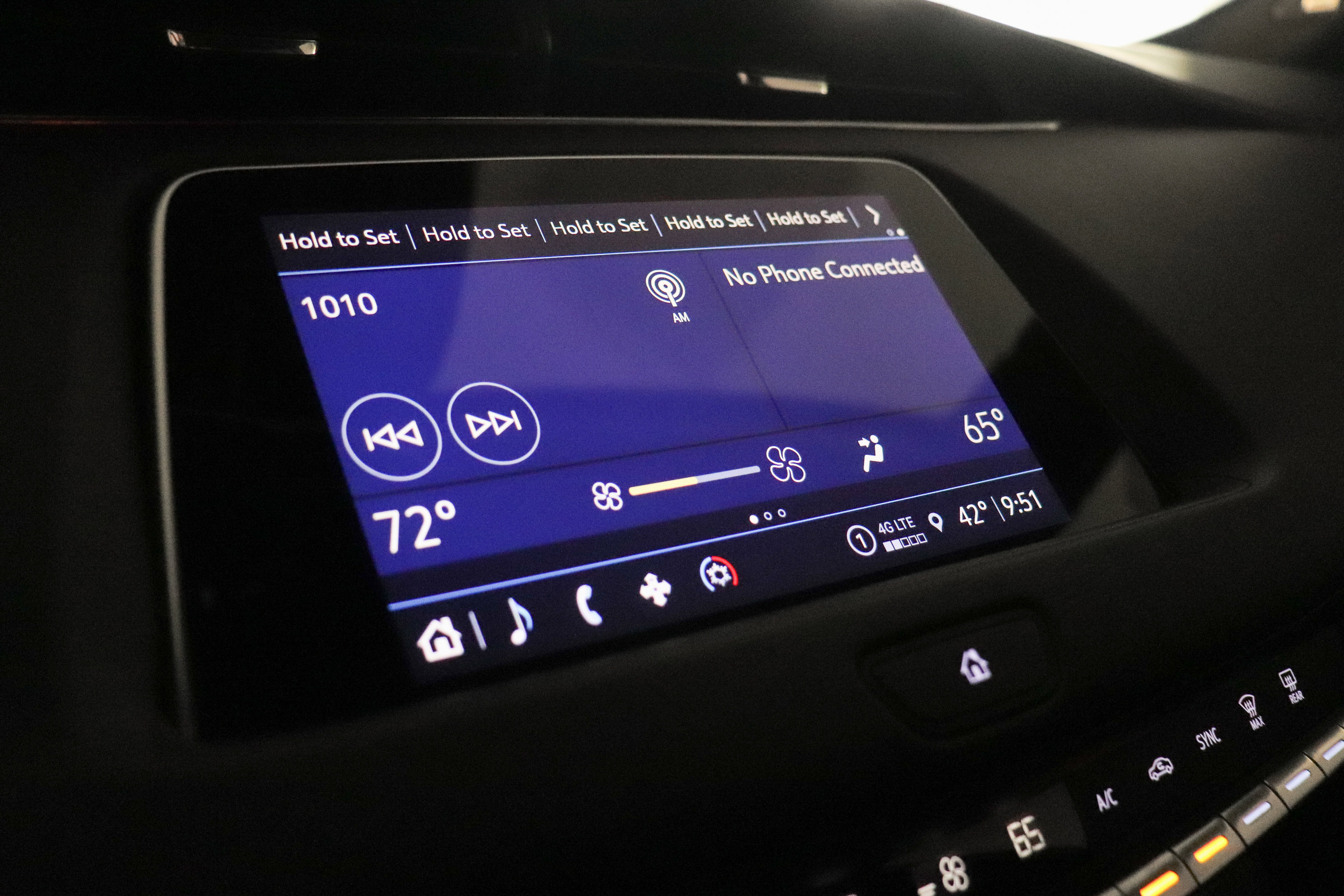 Used 2023 Cadillac XT4 Premium Luxury w/ Driver Assist Package AWD/4WD image 29