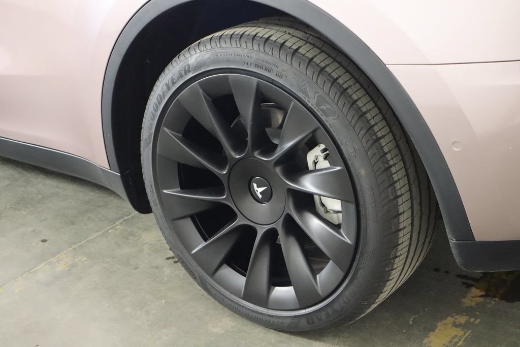 Used 2021 Tesla Model Y Long Range AWD/4WD image 42