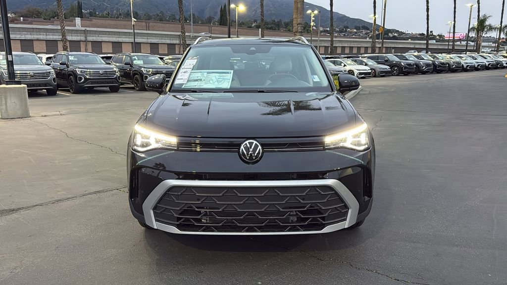 New 2026 Volkswagen Taos SE image 8